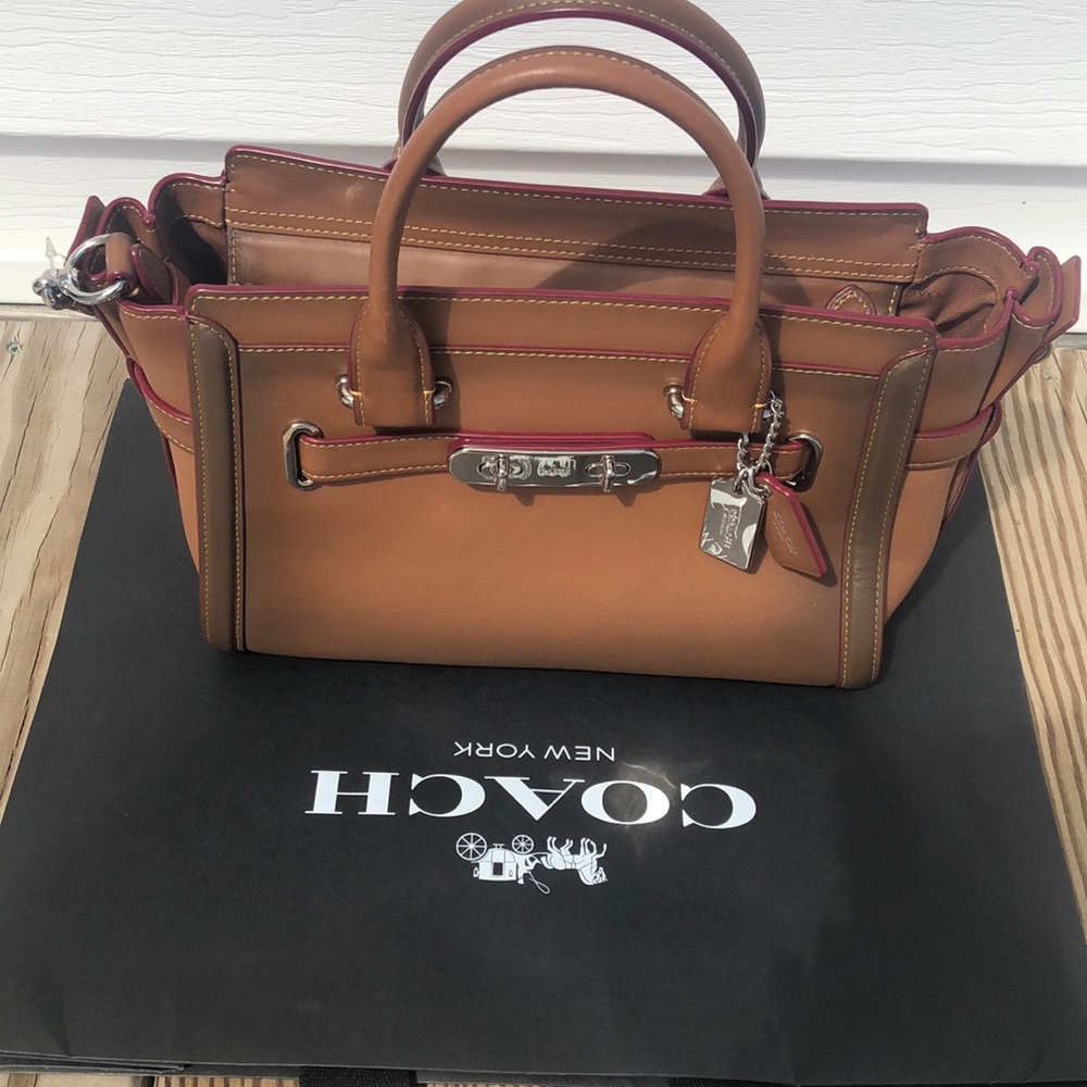 Coach Swagger Burnished Saddle Glovetanned Leather